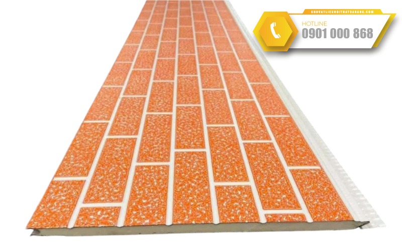 tam-panel-kim-loai-gia-re-08