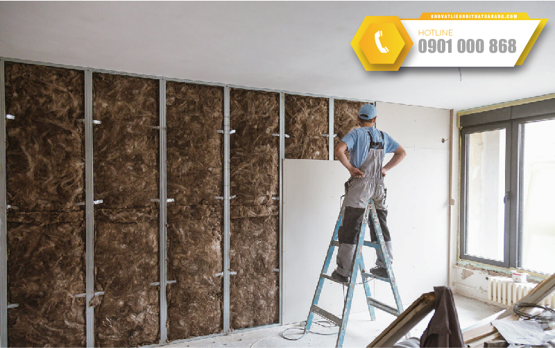 thi-cong-vach-ngan-phong-cach-am-gia-re-03
