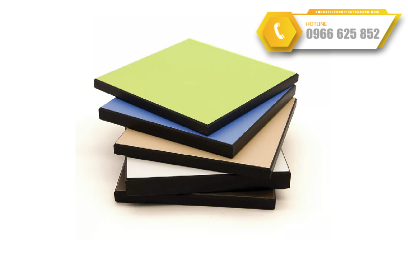 vach-ngan-ve-sinh-compact-hpl-04